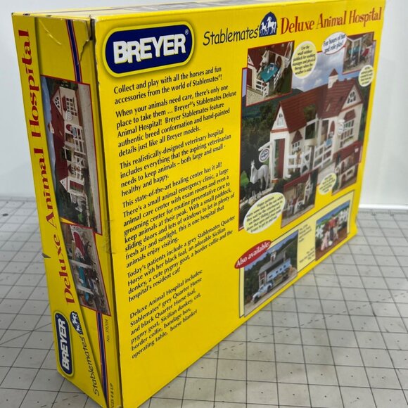 Breyer Stablemates Deluxe Animal Hospital Set (1:32 Scale) New NIB No. 59204 - Picture 7 of 9